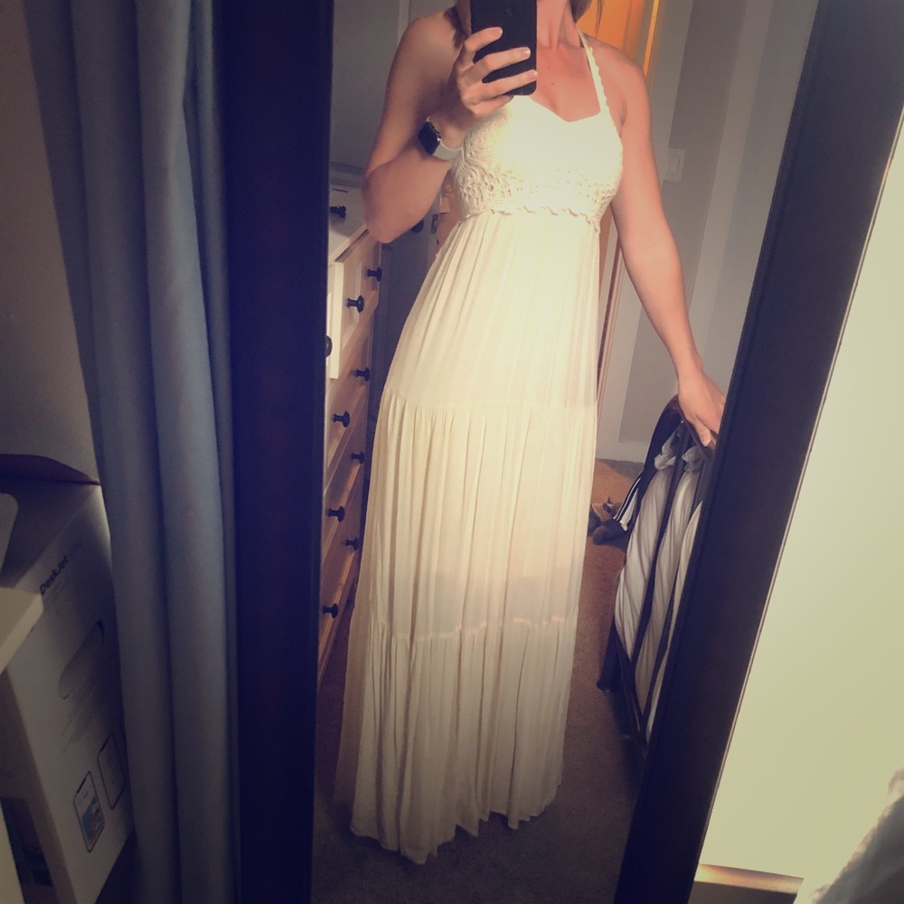 White maxi dress
